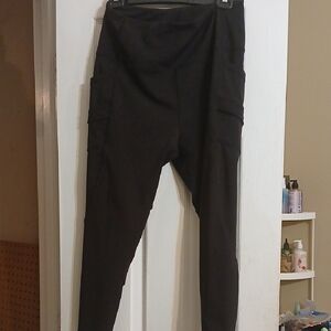 Black High-Waist Cargo Pocket Leggings